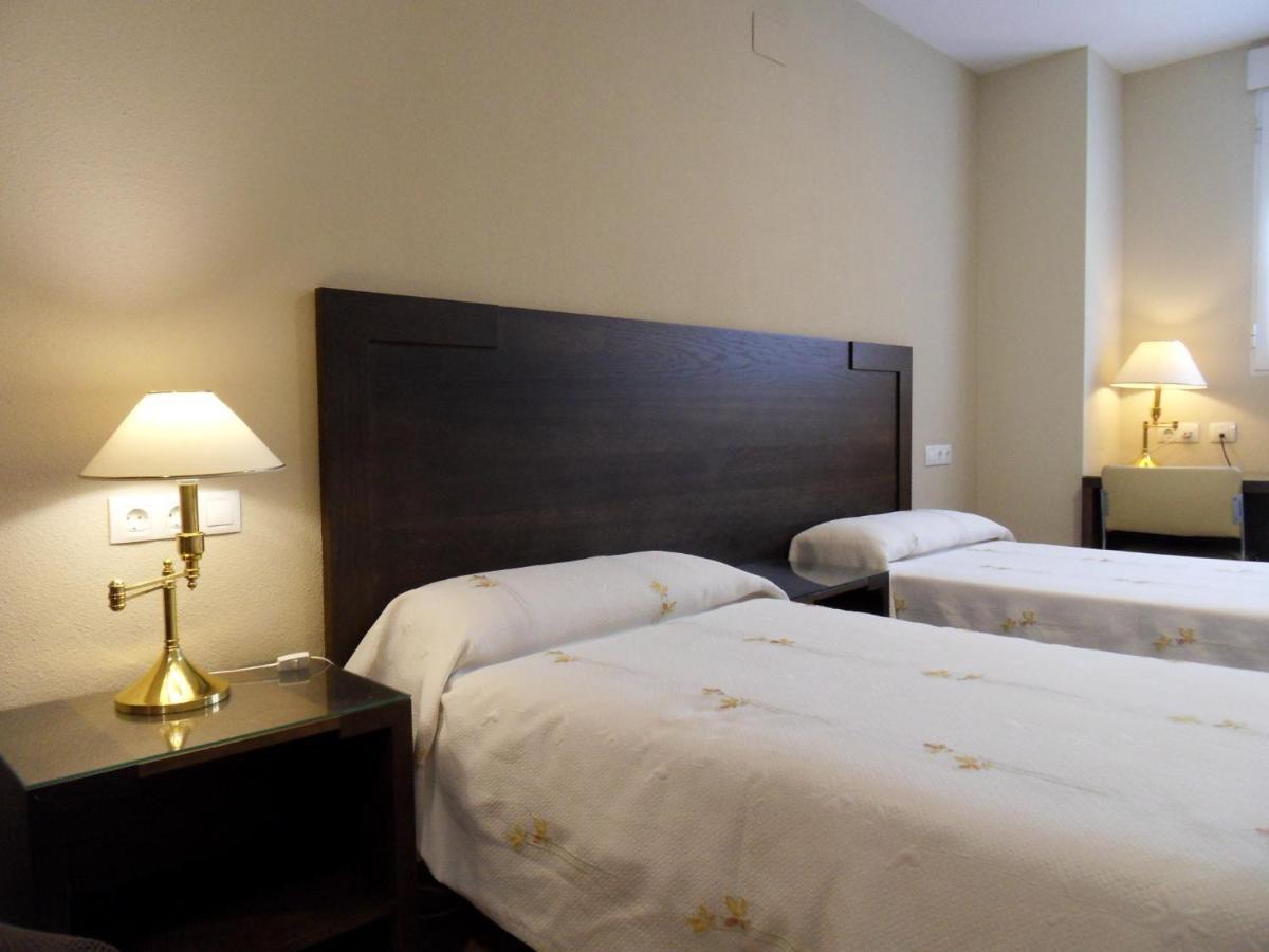 Hostal El Estudio Альманса Экстерьер фото