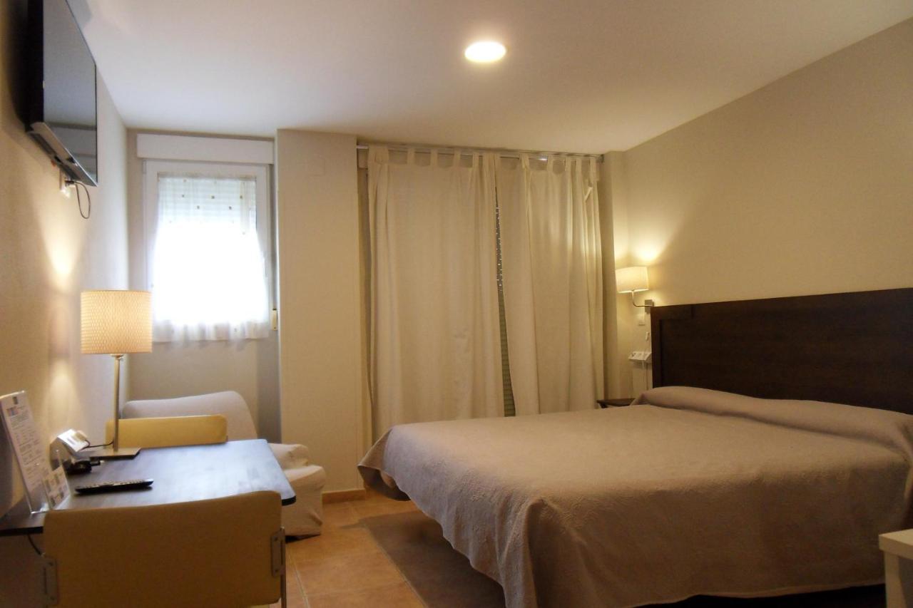 Hostal El Estudio Альманса Экстерьер фото