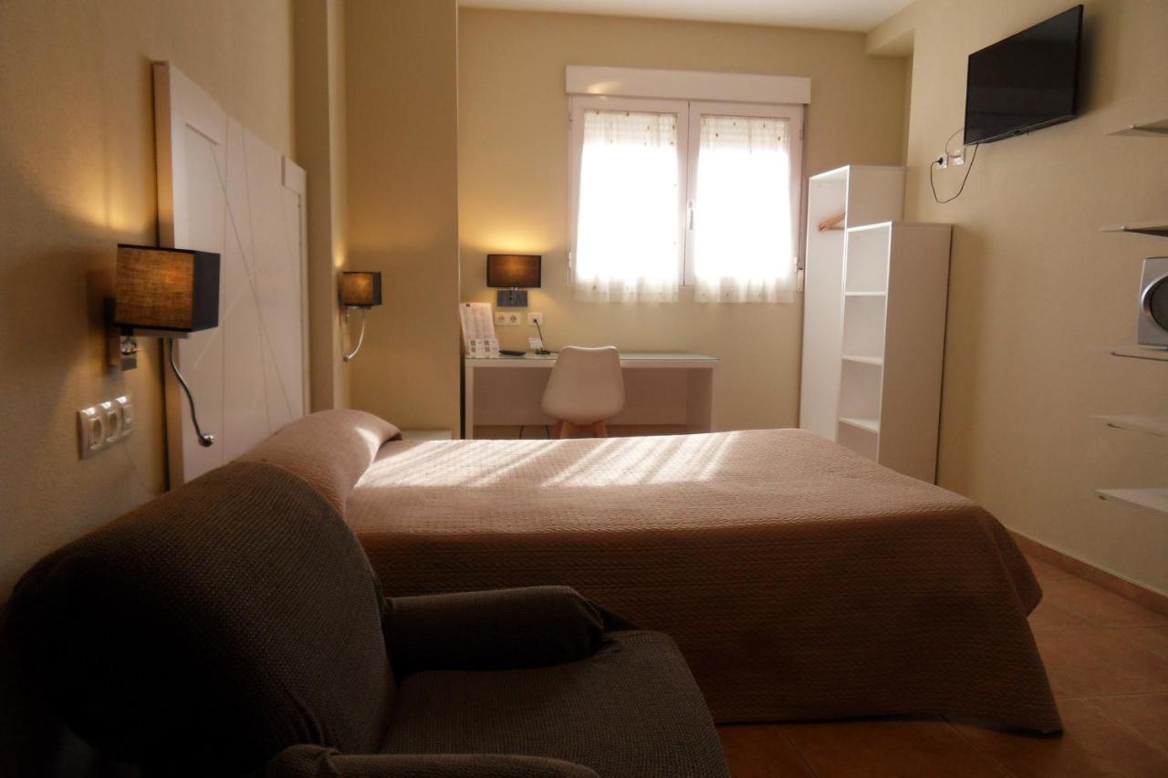 Hostal El Estudio Альманса Экстерьер фото
