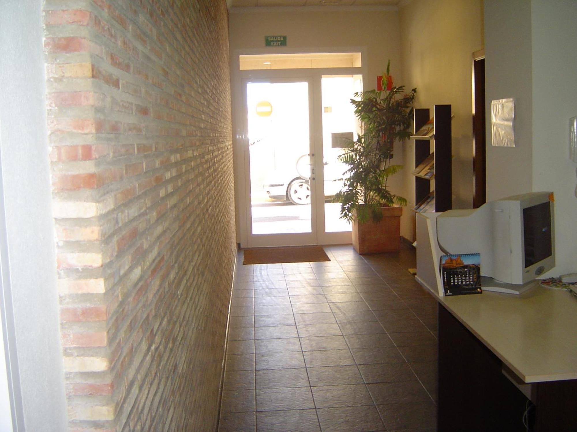 Hostal El Estudio Альманса Экстерьер фото