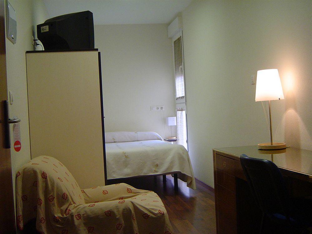 Hostal El Estudio Альманса Экстерьер фото