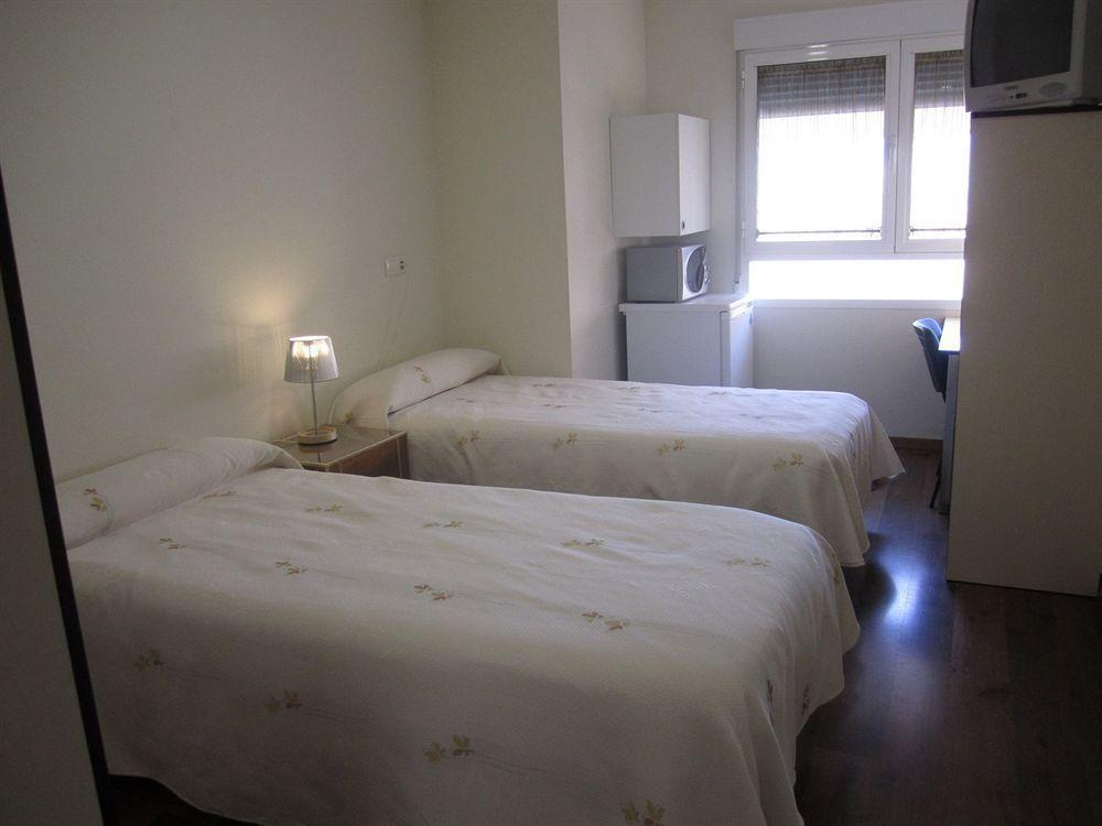 Hostal El Estudio Альманса Экстерьер фото