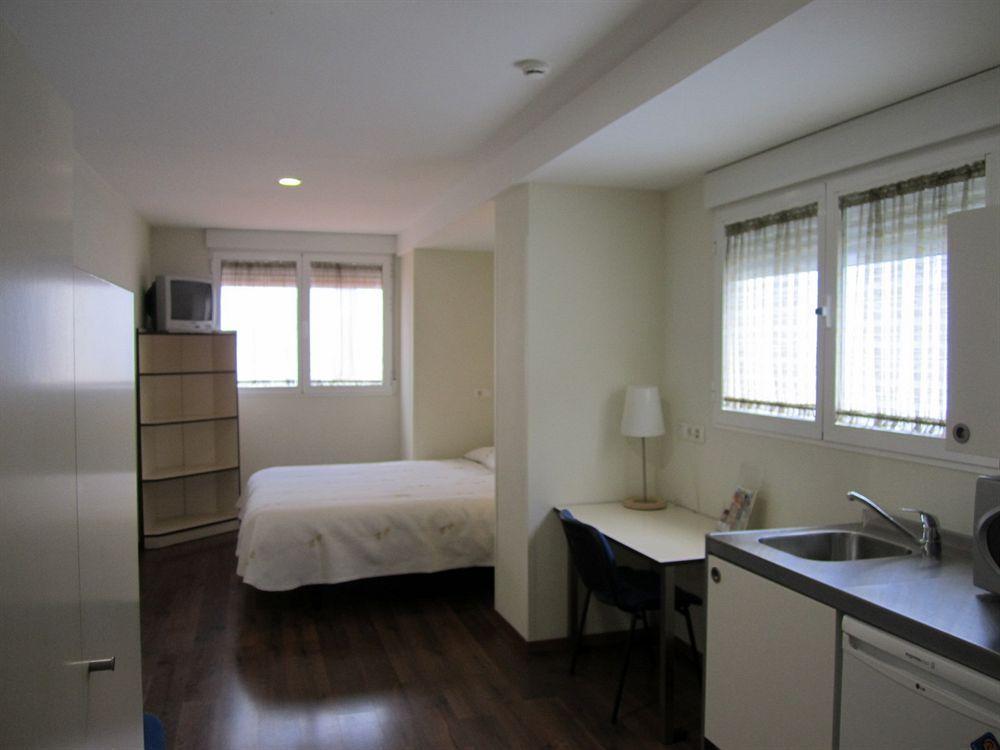 Hostal El Estudio Альманса Экстерьер фото
