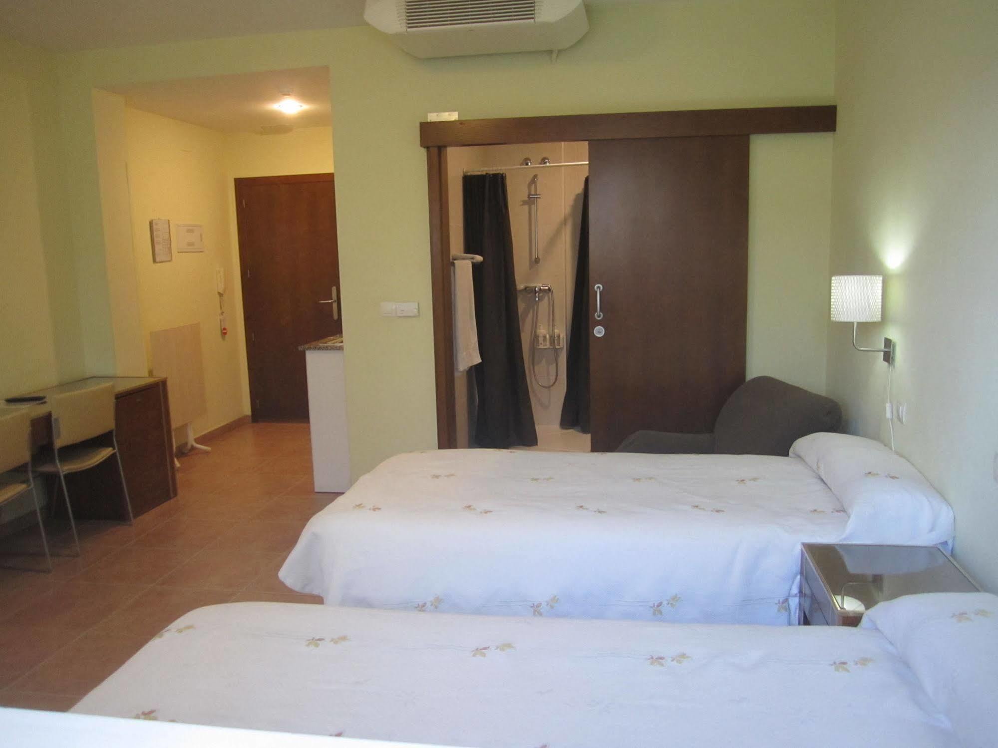 Hostal El Estudio Альманса Экстерьер фото