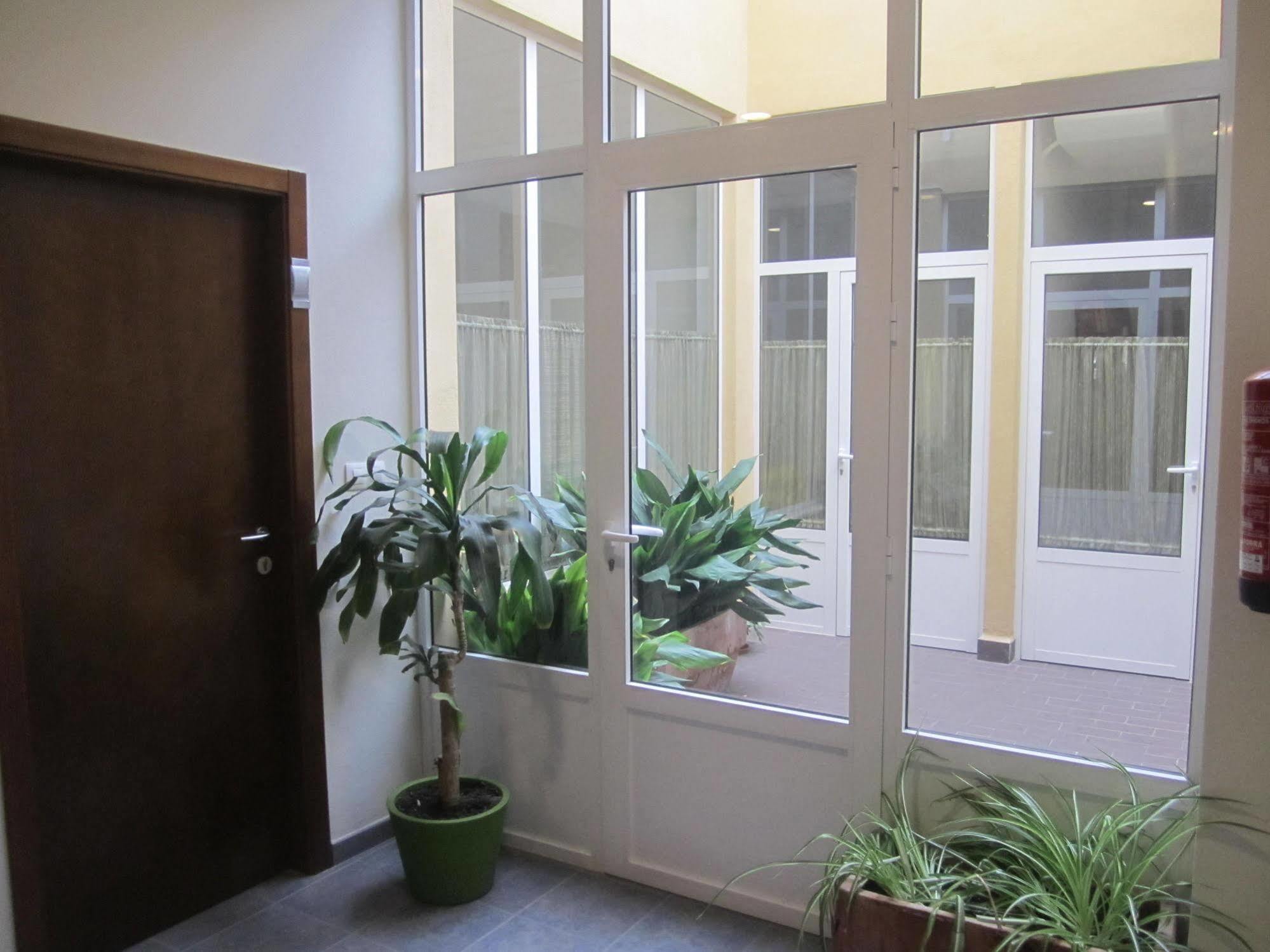 Hostal El Estudio Альманса Экстерьер фото