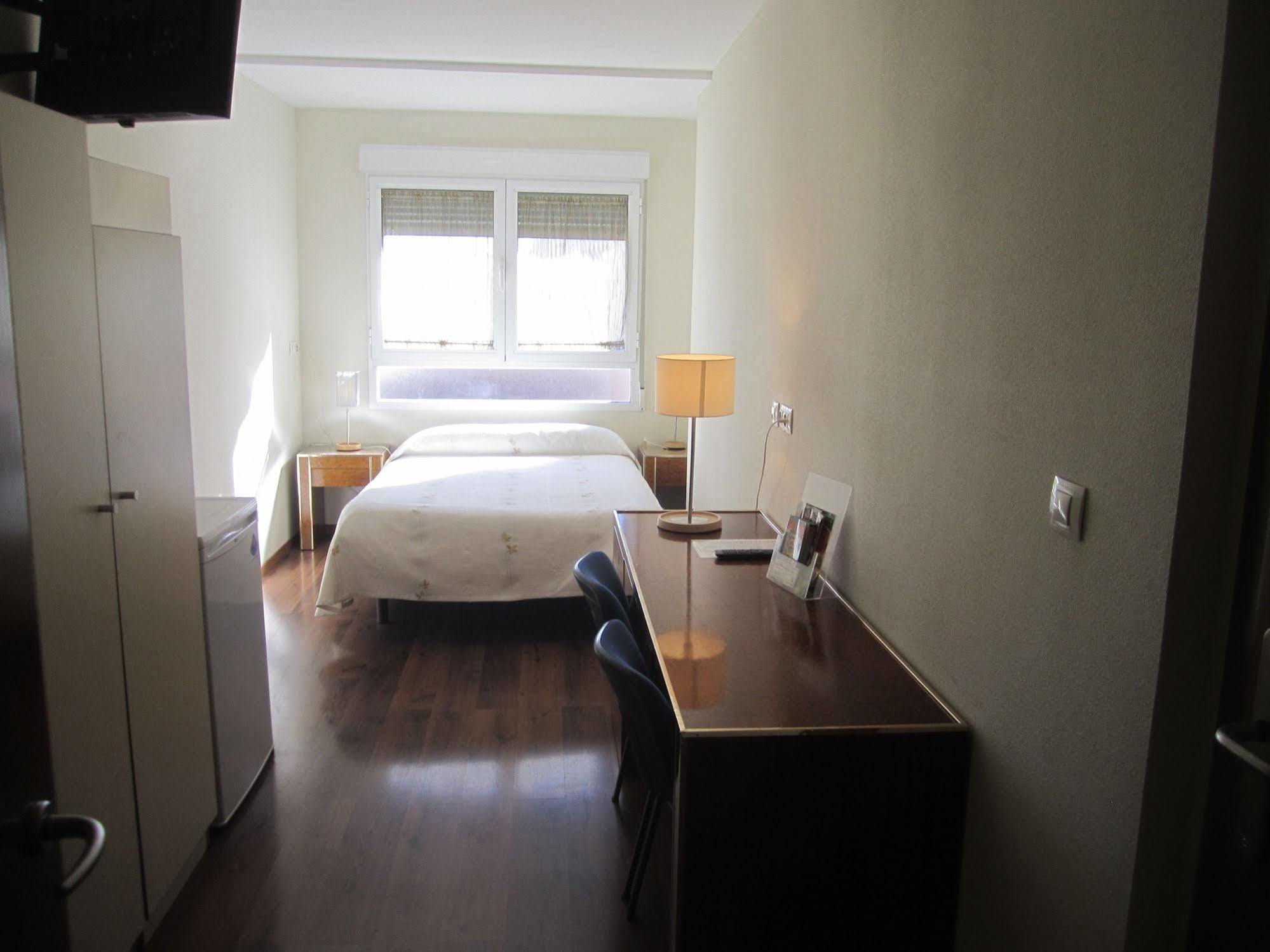 Hostal El Estudio Альманса Экстерьер фото